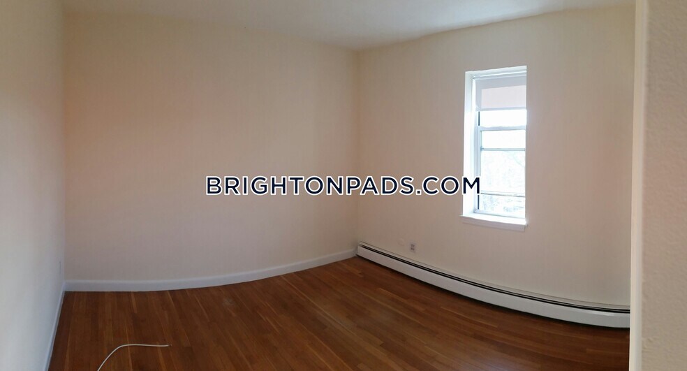 Building Photo - 164 N Beacon St