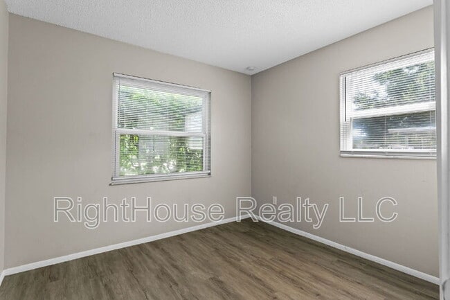 Building Photo - 4584 Kirkland Blvd