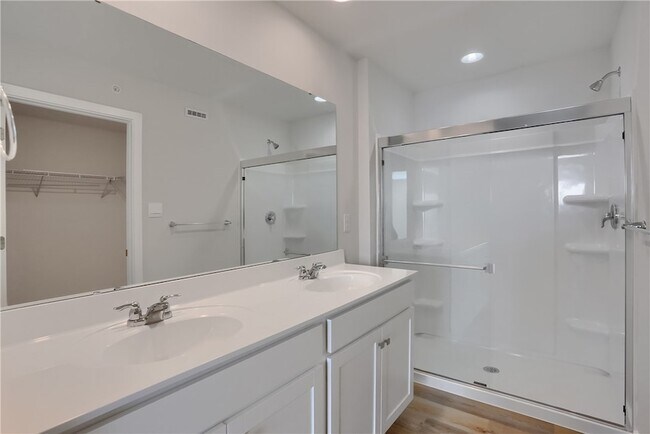 Building Photo - 122 Scotland Ln