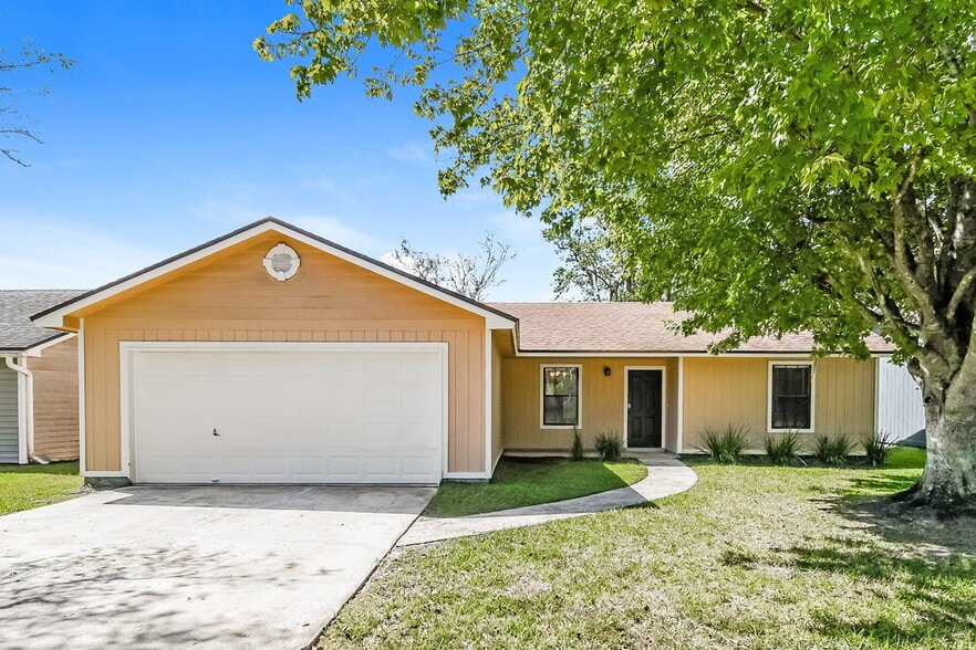 Primary Photo - 1545 Kingfisher Blvd