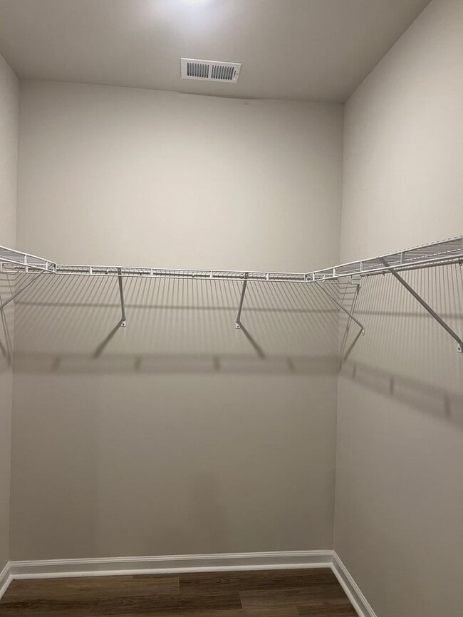 Building Photo - $500 off first month’s rent if lease signed by February 28th!!!!