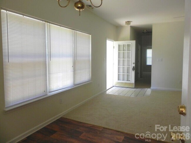 Building Photo - 13604 S Old Statesville Rd