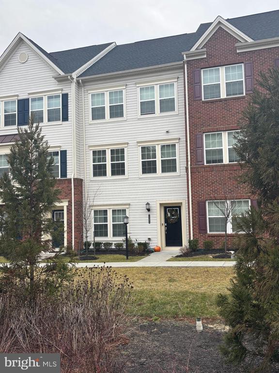 Building Photo - 7585 Marston Way