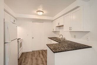 Building Photo - 2025 C St SE