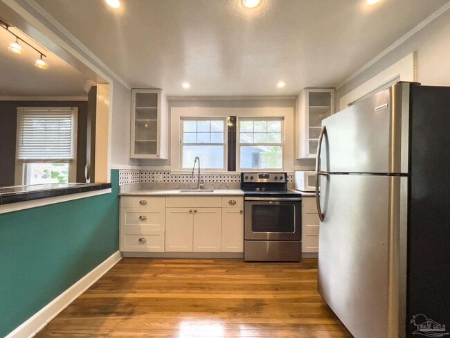 Building Photo - 10 N F St