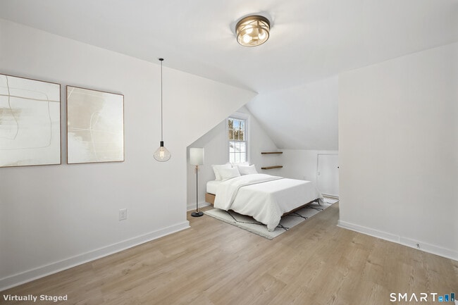 Building Photo - 99 Ramapoo Rd