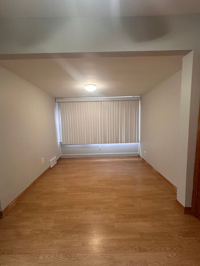 Building Photo - Welcome home- Large 3 Bedroom Home
