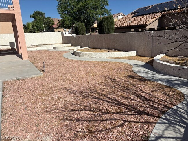 Building Photo - 8504 Crest Hill