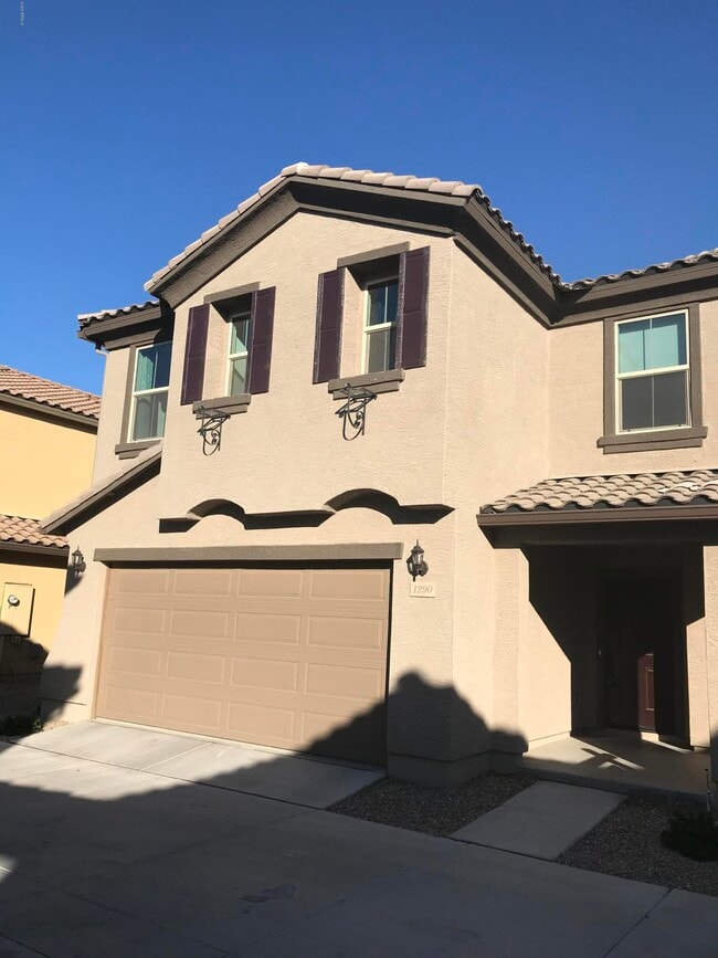Primary Photo - 1290 N 165th Dr