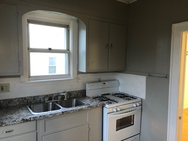 Building Photo - 2211 W Indiana Ave