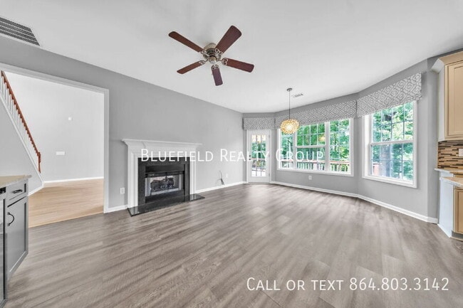 Building Photo - 417 Summergreen Way