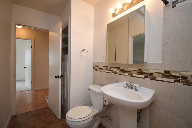 Building Photo - Bright Midvale 3 Bed – Near Fashion Place & Fort Union!!!