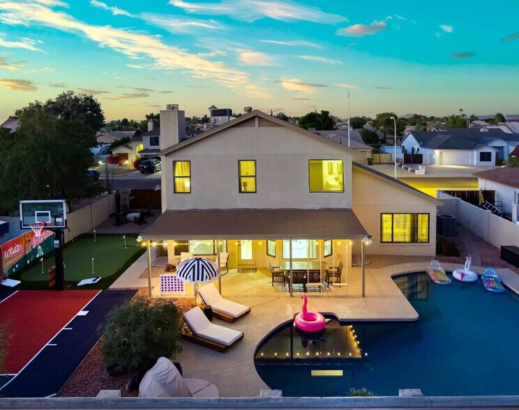 Building Photo - 7747 W Calavar Rd