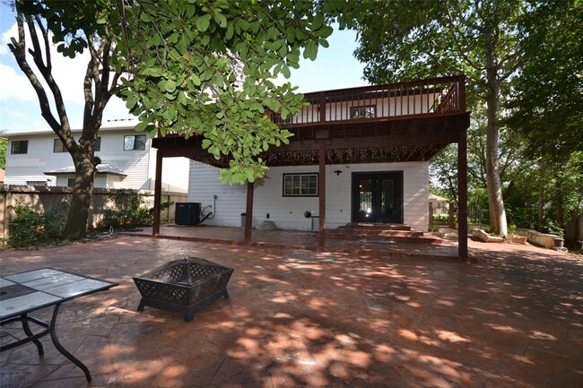 Building Photo - 9543 Summerbrook