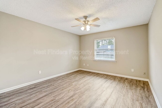 Building Photo - 10855 Mandarin Station Dr W