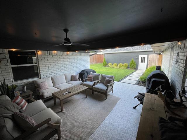 Building Photo - 3002 Canyon Brook Dr