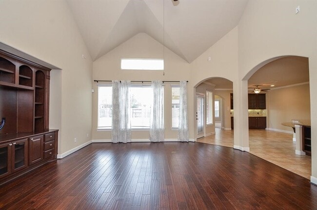 Building Photo - 510 McAllister Ave