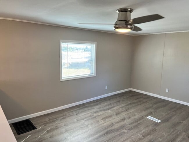 Building Photo - Fantastic 3 Bedroom/2 Bath Home