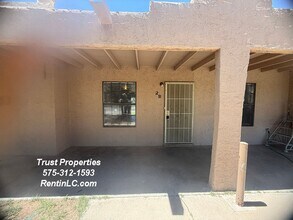 Building Photo - 472 Cll De Oro