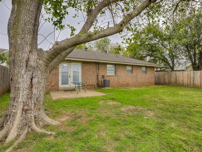 Building Photo - 1518 Boyd St