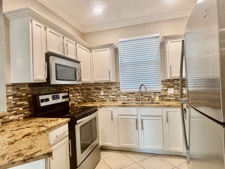 Building Photo - 13576 Forest Lake Dr