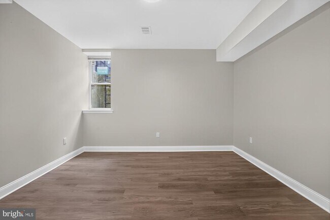 Building Photo - 519 N 11th St
