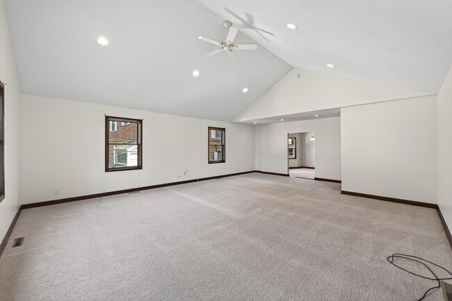 Building Photo - 6 month lease Spacious, 5bd, 2.5 renovated home in Midway!! AVAILABLE NOW