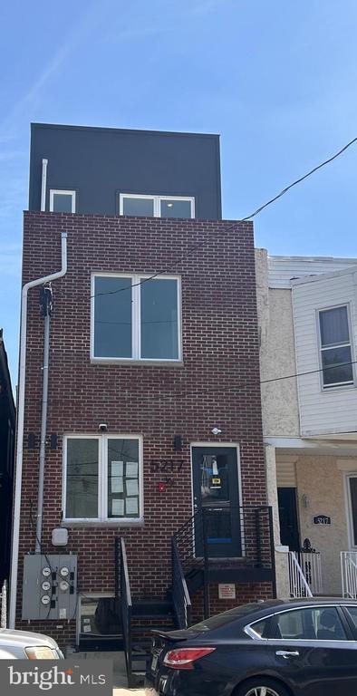 Building Photo - 5217 Warren St