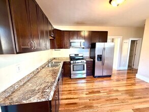 Building Photo - 11 Francis St