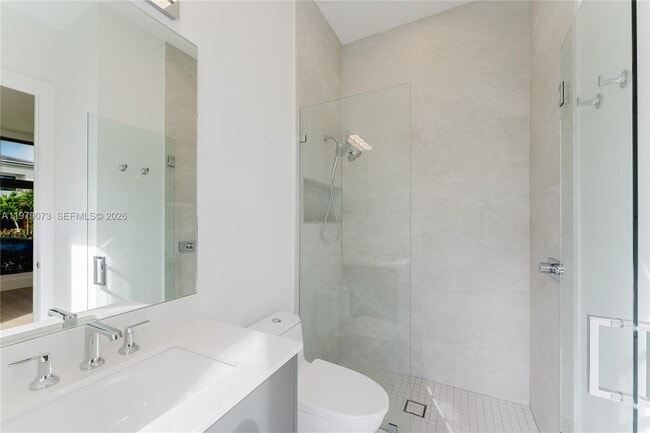 Building Photo - 464 NE 6th St