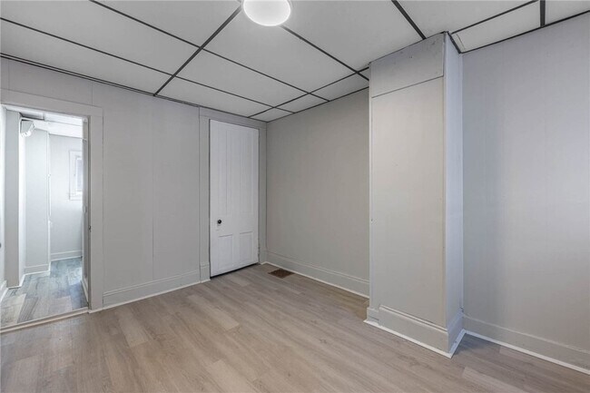 Building Photo - 539 S Monroe St