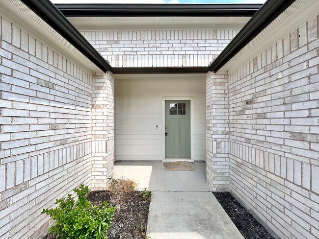 Building Photo - 13613 Rebecca Latimer Rd
