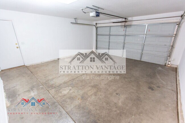 Building Photo - 11754 W Belmont Dr