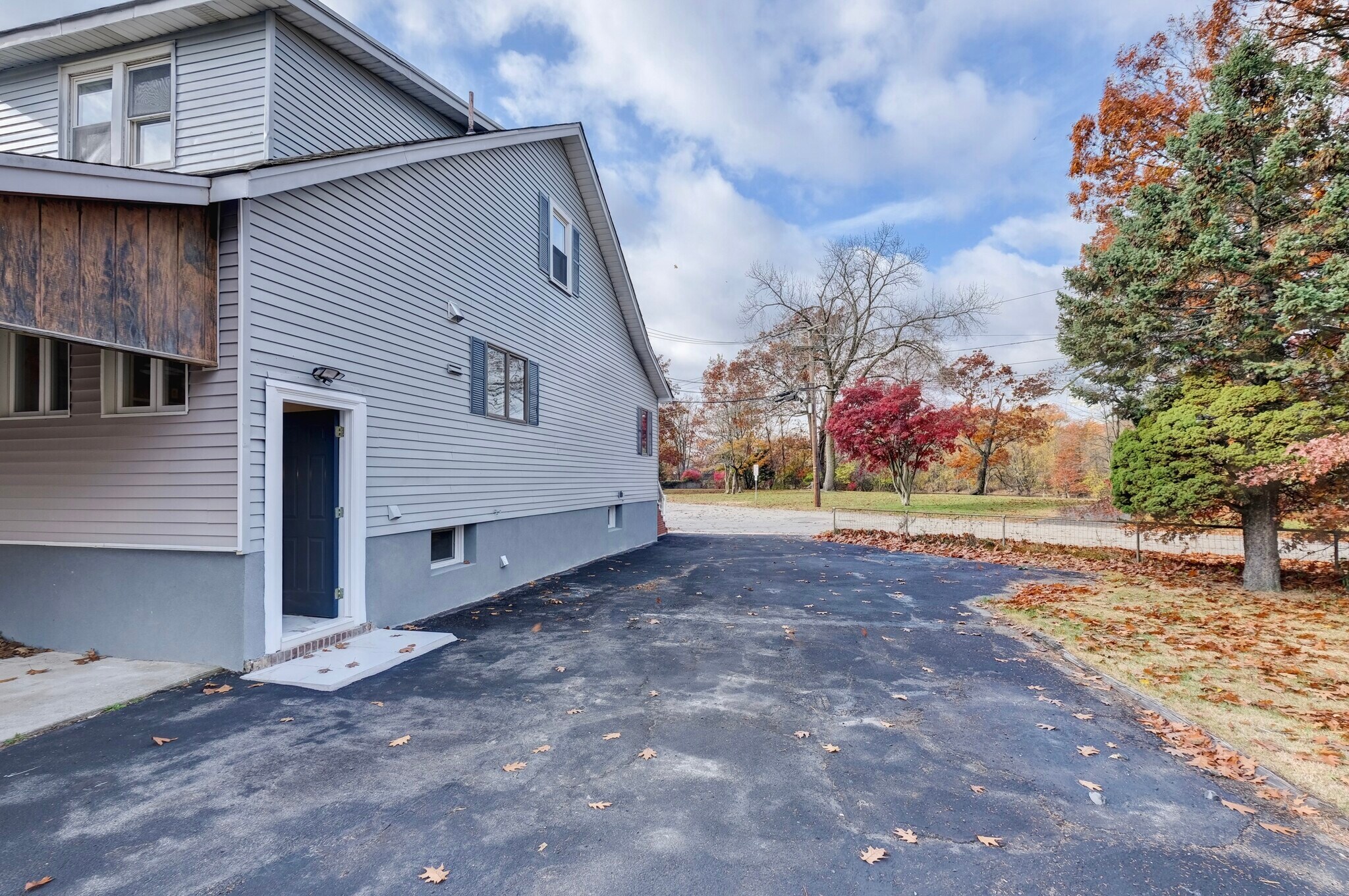 Building Photo - 58 Zeliff Ave