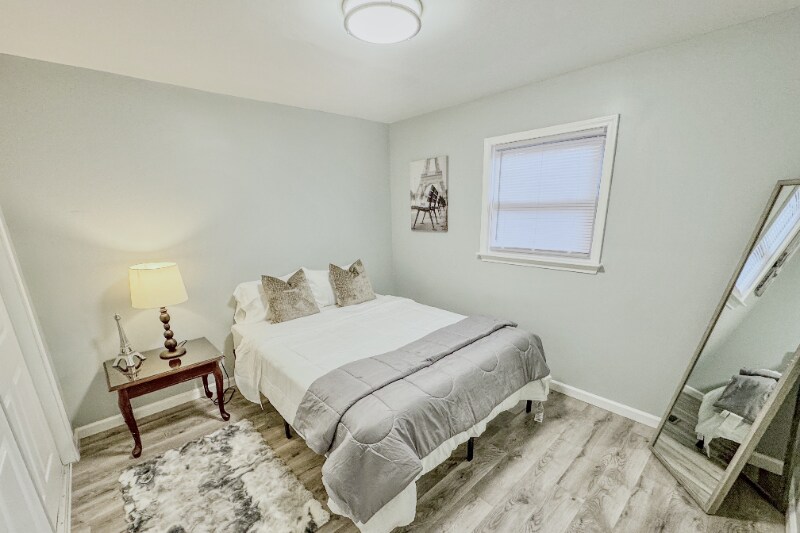 Building Photo - 618 Troy St