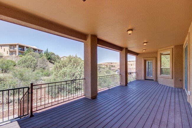 Building Photo - Yavapai Hills with 3 Car Garage