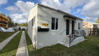 Building Photo - 2165 NW 23rd St