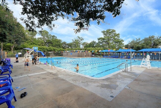 Building Photo - 4626 Evergreen St