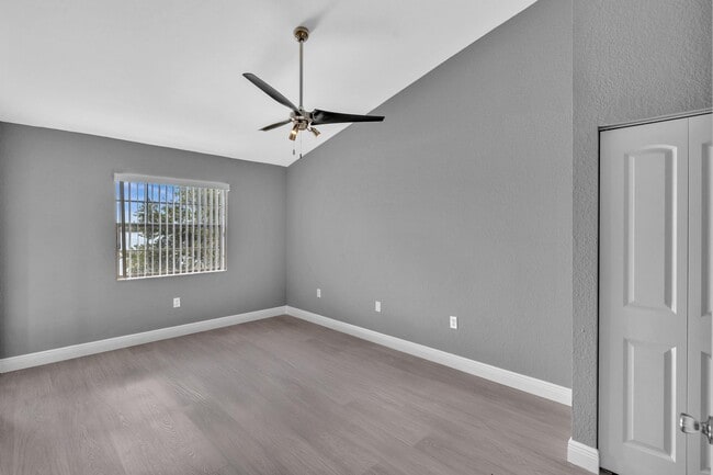 Building Photo - 2851 N Oakland Forest Dr