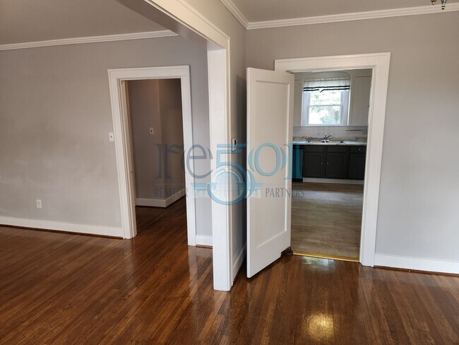 Building Photo - *Coming Soon* Great Hillcrest Find!  2Bedrooms & 1 Bathroom Pefect for UAMS Student(s)