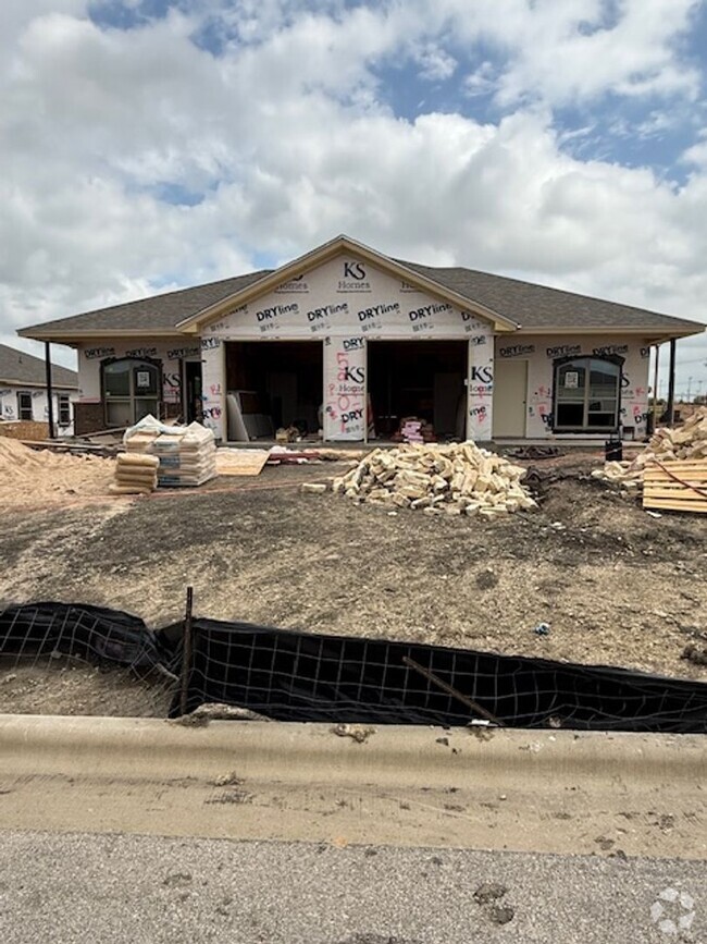 Building Photo - 5901 Cordillera Dr