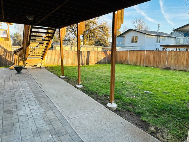 Building Photo - Beautifully Remodeled Downtown Camas Home