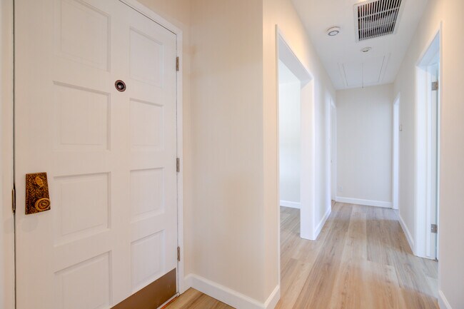 Building Photo - 12657 Everglade St