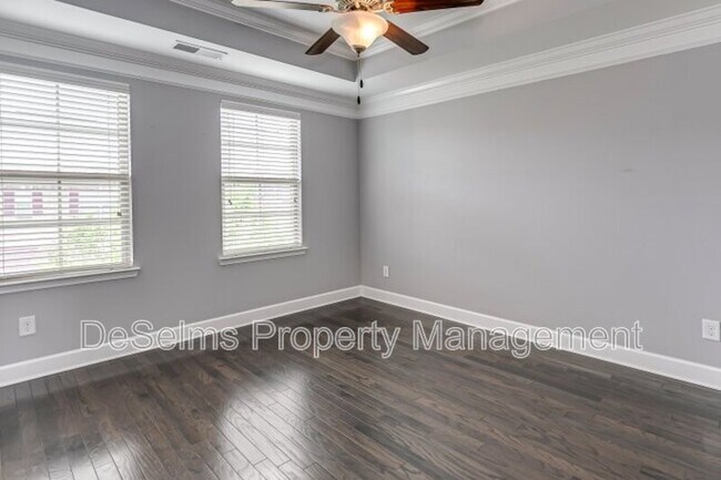 Building Photo - 5556 Prada Dr