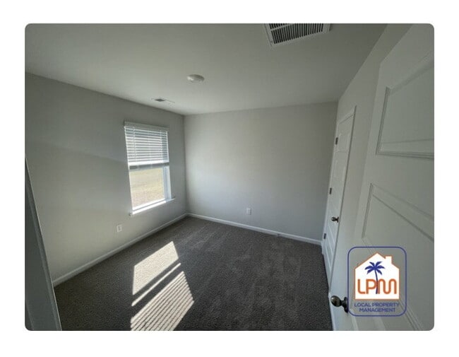 Building Photo - **NEW BUILD**