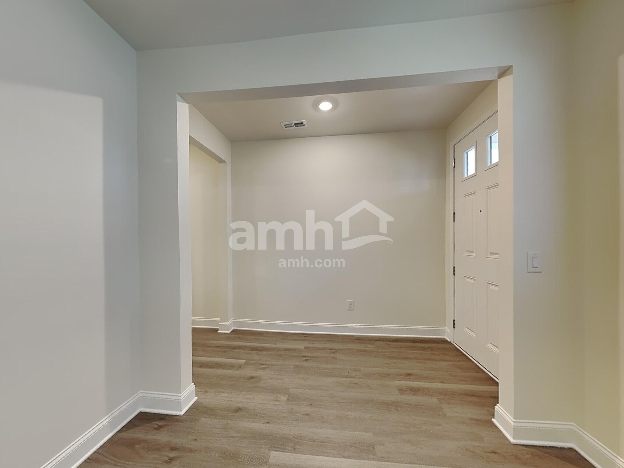 Building Photo - 890 Jubilation St