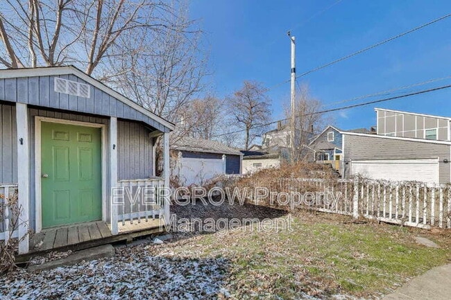 Building Photo - 1140 Hoyt Ave