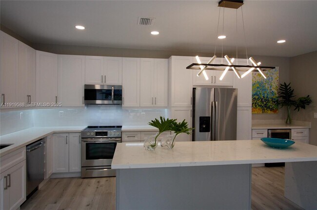 Building Photo - 935 Lemonwood Ct