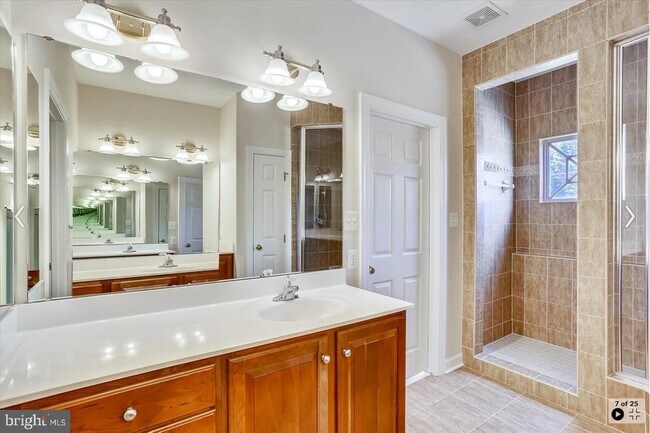 Building Photo - 189 Norwich Ln