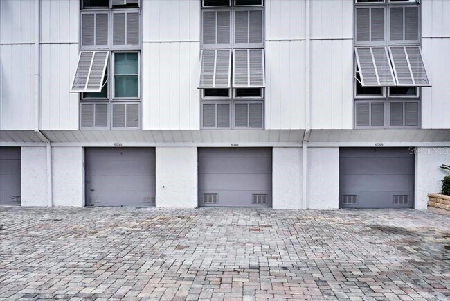 Building Photo - 6046 W Peppertree Way